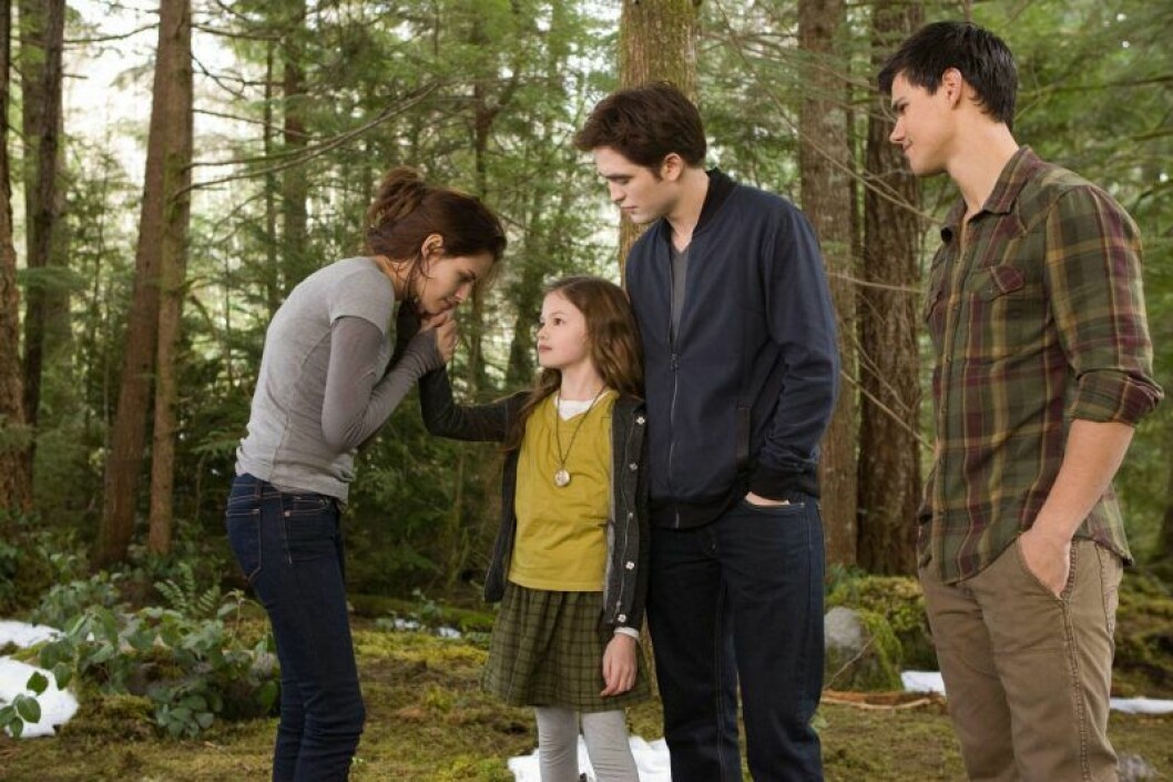 Mackenzie Foy som Renesmee Cullen. Mackenzie Foy som Renesmee Cullen.