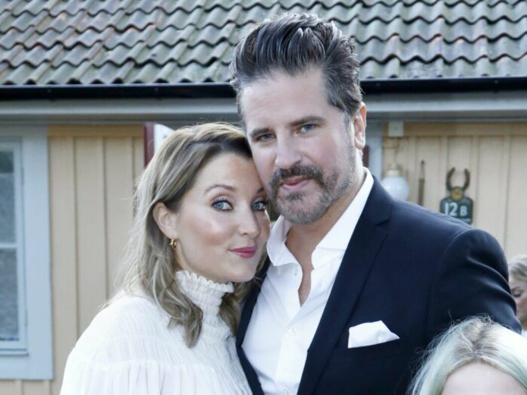 Malin och Sigge Eklund förnyar sina löften på sin 10-åriga bröllopsdag i Rosendals trädgårdar år 2017 Foto: Patrik Österberg / TT Malin och Sigge Eklund förnyar sina löften på sin 10-åriga bröllopsdag i Rosendals trädgårdar år 2017