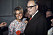 Jazzlegendaren Monica Zetterlund och statsminister Tage Erlander (S) omringade av journalister i samband med andrakammarvalet i september 1968.