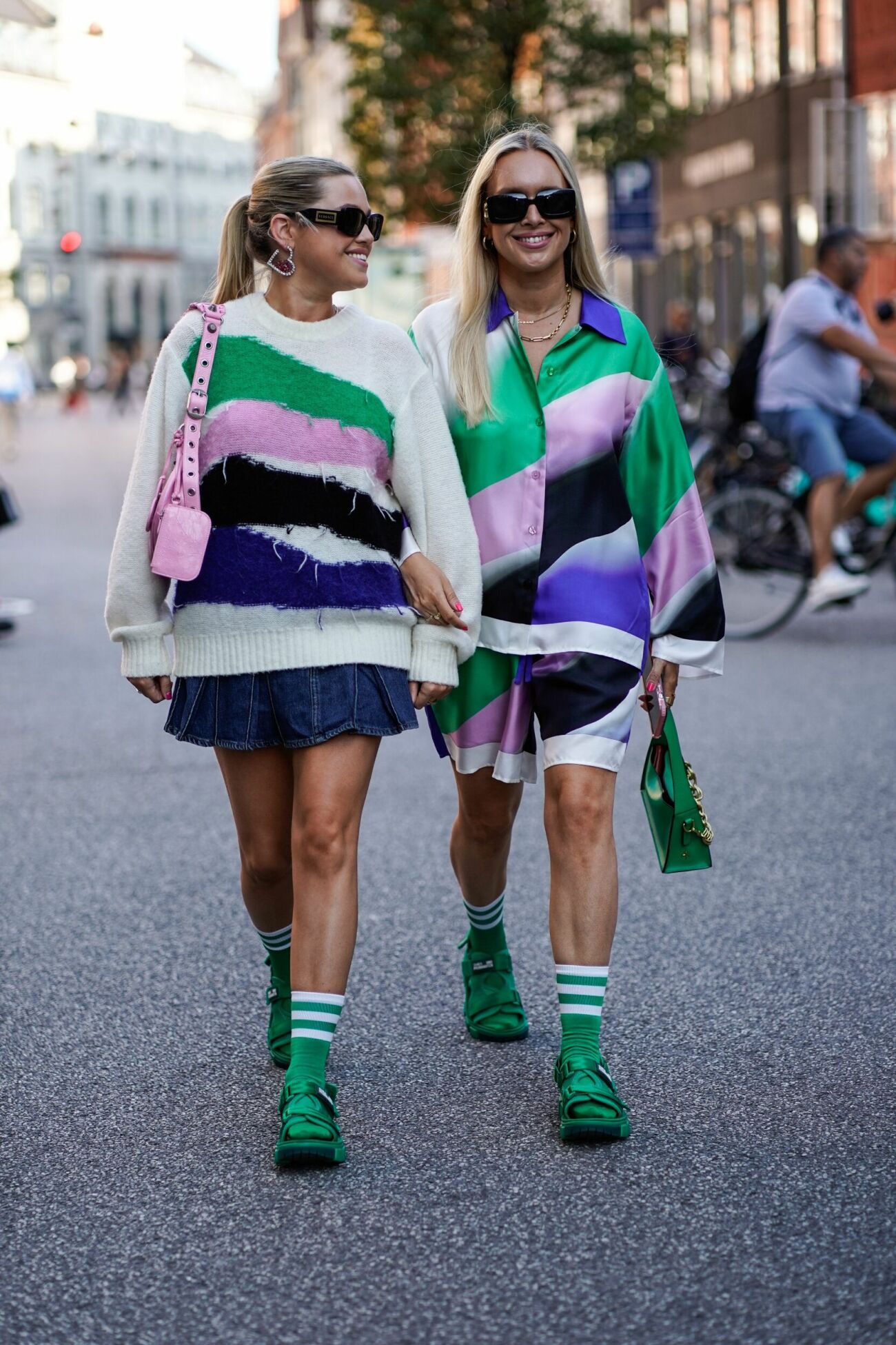 Modeinspiration till outfit och look: rosa & grön outfit | Femina