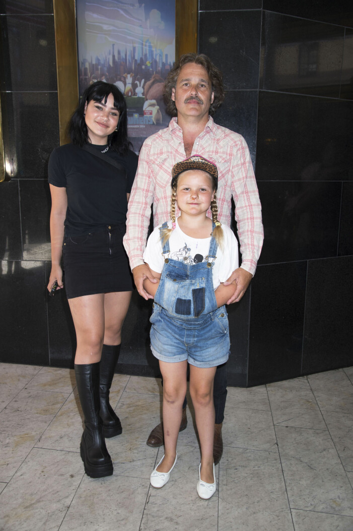 Erik Haag med döttrarna Lucia och Diana.