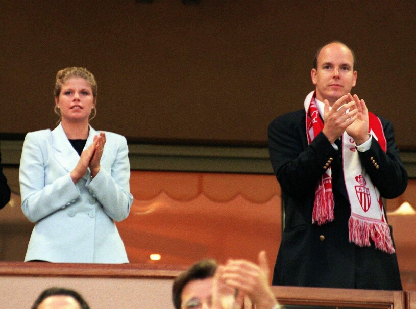 Anna-Karin Hasselborg från Härnösand på biltävling med prins Albert av Monaco och rubrikerna undrade: Anna-Karin who?