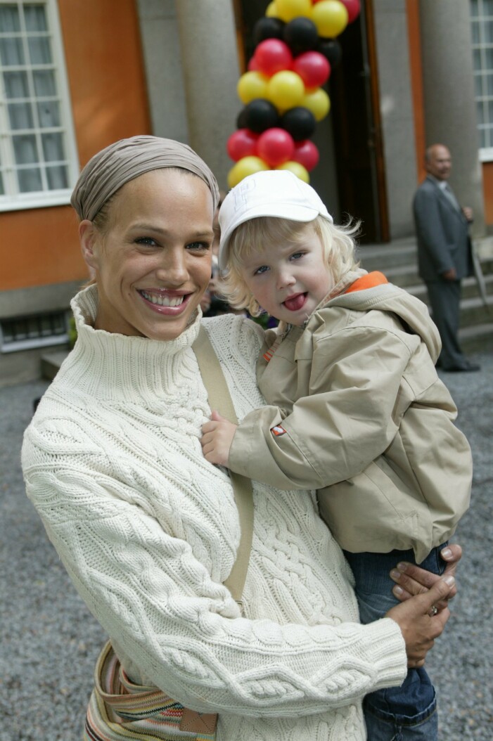 Emma Wiklund med dottern Tyra. Emma Wiklund med dottern Tyra.