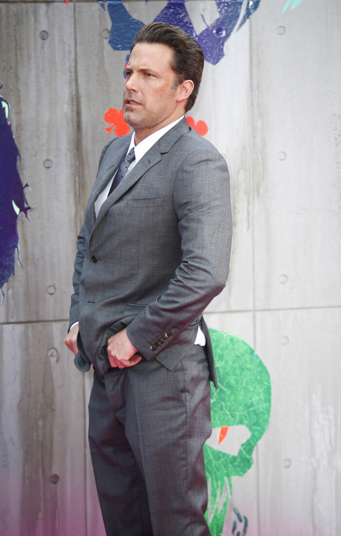 Ben Affleck hade problem med sina byxor hela premiären.