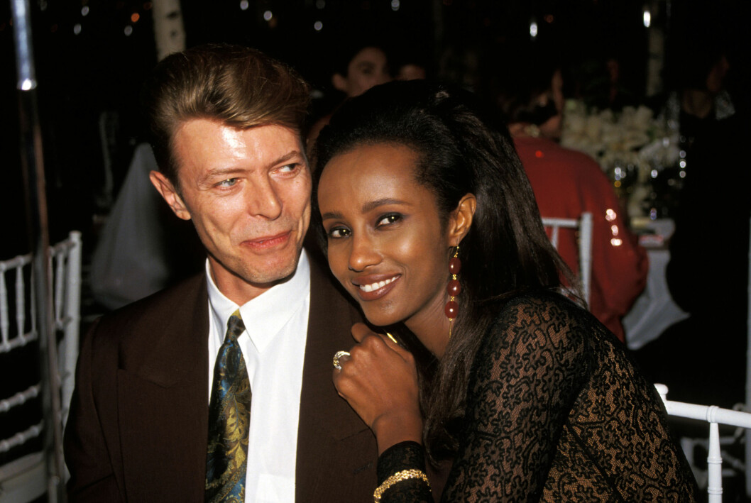 Makarna Iman och David på en välgörenhetsgala i New York år 1990. Iman och David på en välgörenhetsgala i New York år 1990.
