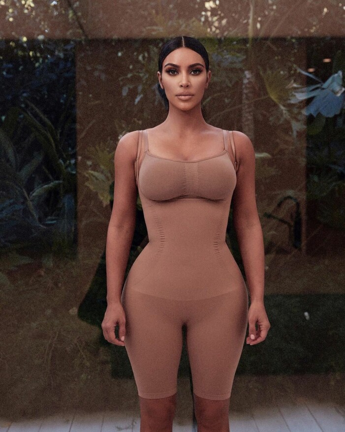 Kim Kardashian älskar shapewear, och använder det ofta.