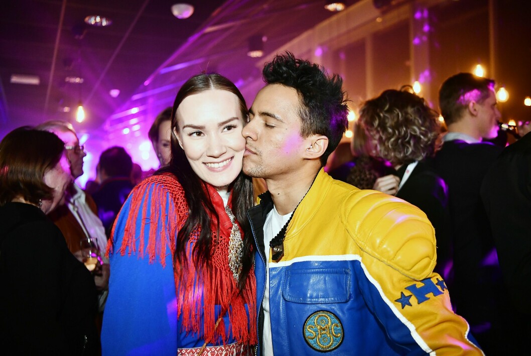 Jon Henrik och dåvarande flickvännen Maret Nystad på en efterfest i samband med <span class=" italic" data-lab-italic_desktop="italic">Melodifestivalen</span> 2019. Jon Henrik och dåvarande flickvännen Maret Nystad på en efterfest i samband med Melodifestivalen 2019.