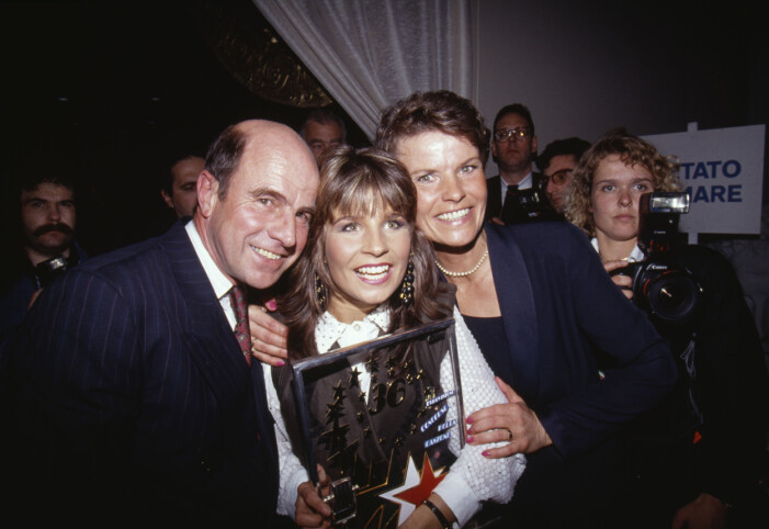 Artistens stolta föräldrar efter vinsten 1991.