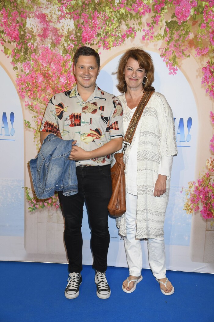 Charlott Strandberg med Martin Redhe på premiären för "Mamma Mia! Here we go again"