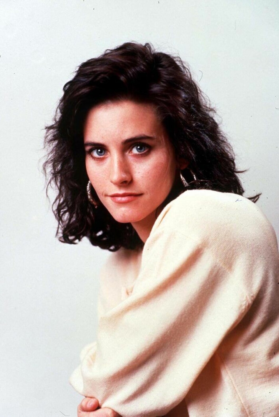 Courteney Cox spelade Monica i <em>Vänner</em>. Courteney Cox spelade Monica i Vänner.