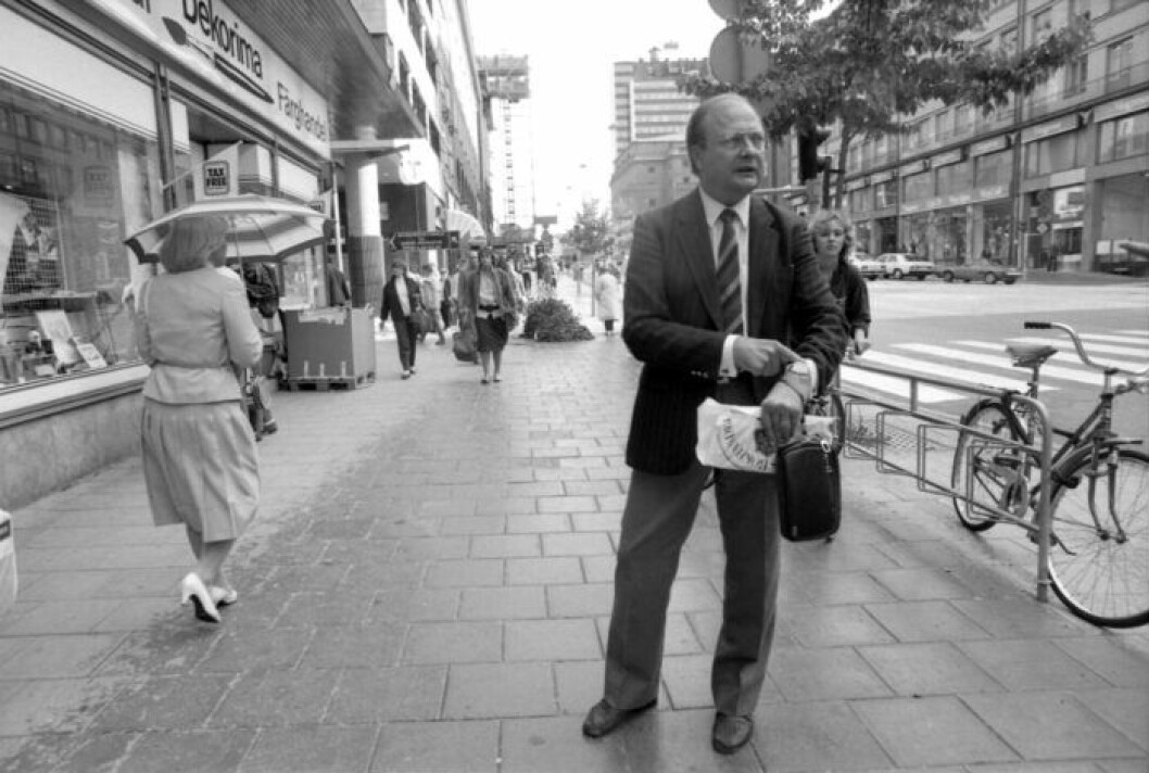 Stig Engström fotograferad på Sveavägen 1986. Foto: Weine Lexius / EXP / TT