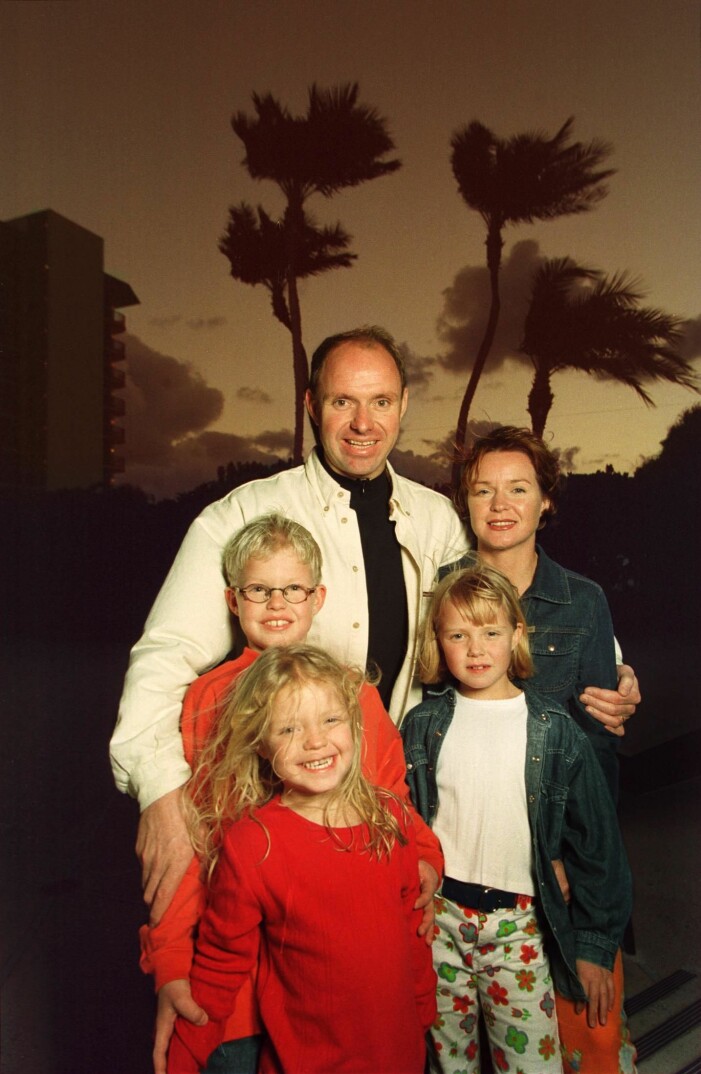 Tomas Ravelli med familjen.