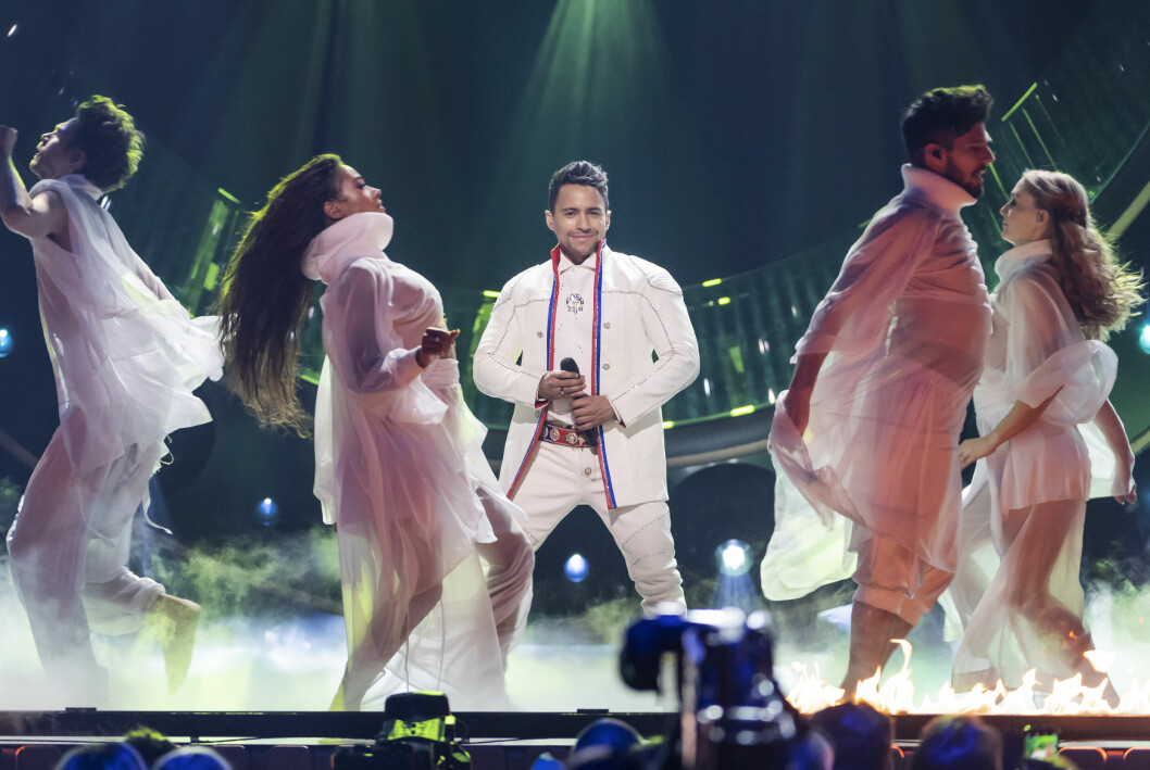 I <span class=" italic" data-lab-italic_desktop="italic">Melodifestivalen</span> 2019 tog sig Jon Henrik Fjällgren till en imponerande fjärdeplats. I Melodifestivalen 2019 tog sig Jon Henrik Fjällgren till en imponerande fjärdeplats.