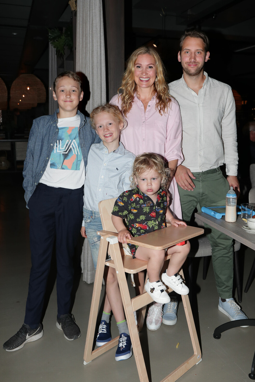 Jessica Almenäs, sambon Patrik Fahlgren och barnen Jack, Dylan och Sam. Jessica Almenäs, sambon Patrik Fahlgren och barnen Jack, Dylan och Sam.