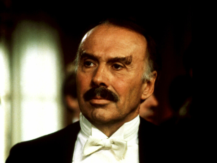Richard Kiley i Törnfåglarna 1983.
