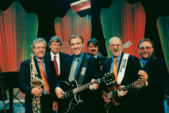 Dansbandet Vikingarna år 1997 med Christer Sjögren i spetsen. Dansbandet Vikingarna år 1997 med Christer Sjögren i spetsen.