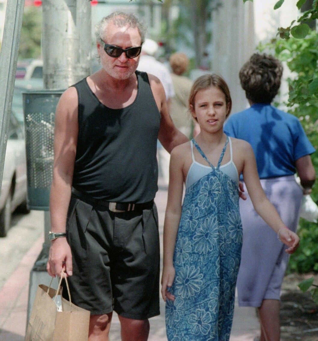 Allegra Versace var hennes morbrors ögonsten, och han brukade kalla henne för sin "prinsessa". Allegra Versace och Gianni.