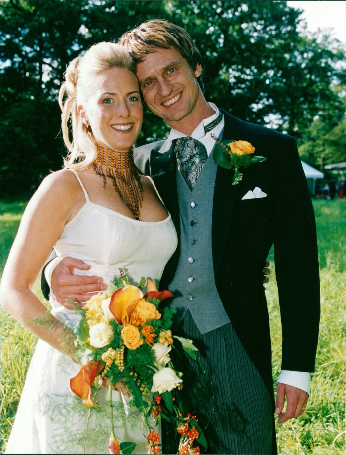 Orup och Pernilla på bröllopsdagen i början av september år 2000.