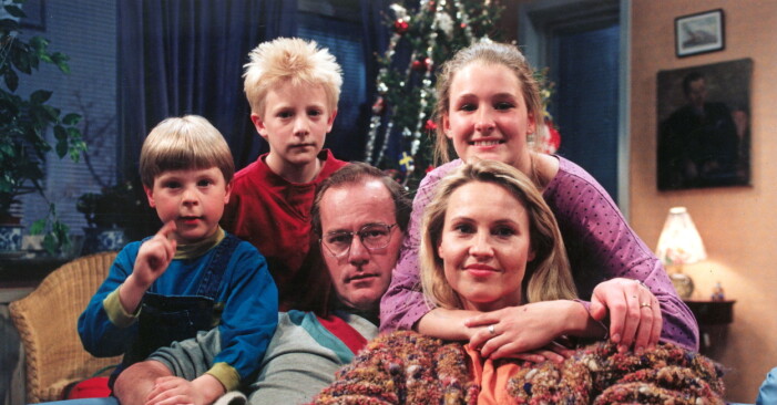 Carina Lidbom och resten av familjen i Sunes jul – Peter Haber, Andreas Hoffer, Gabriel Odenhammar och Nina Almlöf.