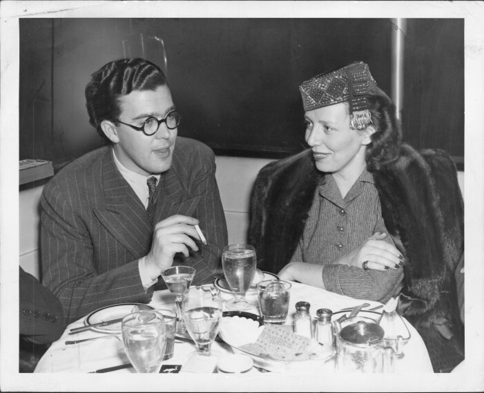 Carl Johan Bernadotte och makan Kerstin Wijmark i New York 1948. Carl Johan Bernadotte och makan Kerstin Wijmark.