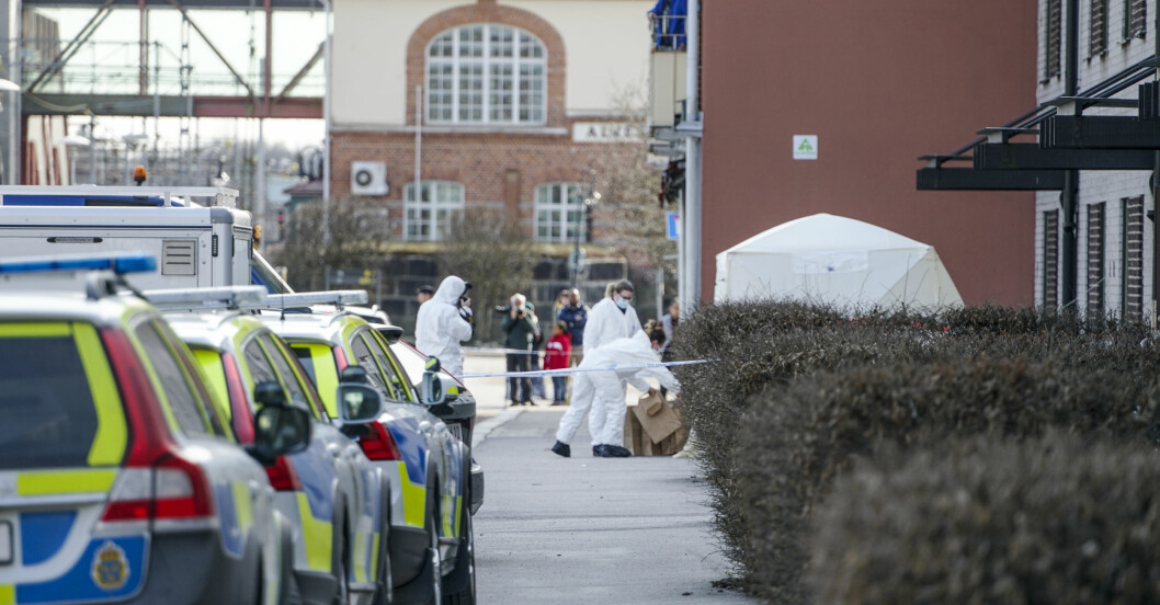 Enligt polisen dog kvinnan på platsen för misshandeln i centrala Alvesta. Kvinna misshandlad till döds i centrala Alvesta