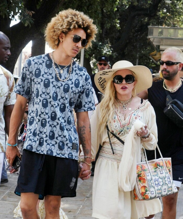 Madonna på Italien-semester med pojkvännen Ahlamalik Williams i augusti.