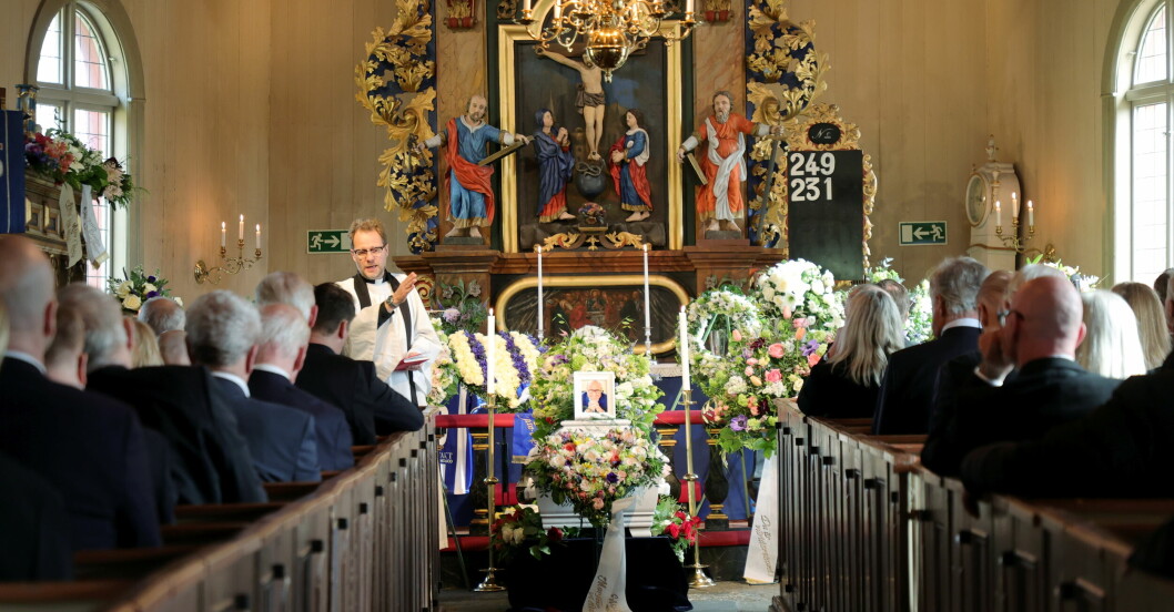 Prästen Jonas Eek under Ingvar Oldsbergs begravning.