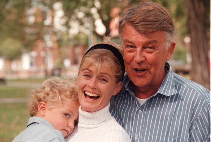 Sven-Bertil Taube med sin fru Mikaela och sonen Felix.