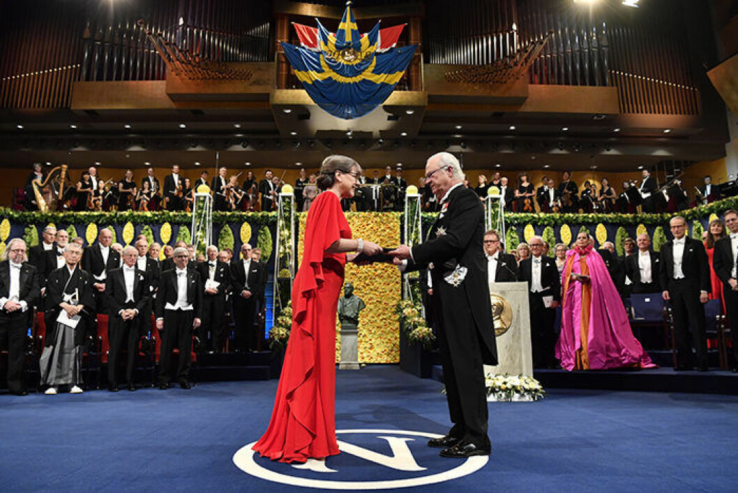 Nobelpristagaren Donna Strickland tar emot Nobelpriset