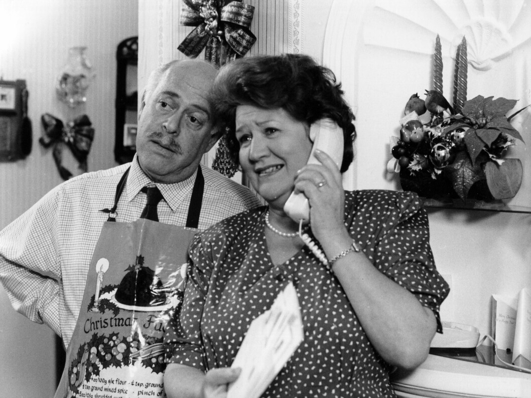 Richard Bucket (Clive Swift) och hustrun Hyacinth Bucket (Patricia Routledge) i Skenet bedrar.