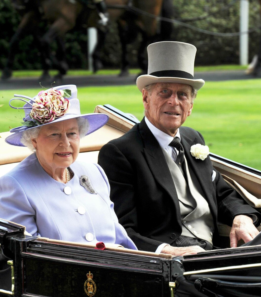 Drottning Elizabeth II och hennes make prins Philip hedrade de kungliga traditionerna och sov därför i separata sovrum. Drottning Elizabeth II och hennes make prins Philip hedrade de kungliga traditionerna och sov därför i separata sovrum.