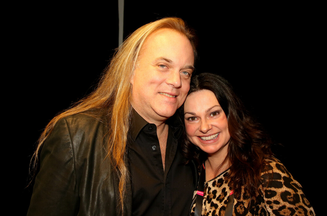 Thomas G:son och kärleken Maria Rydén backstage under Melodifestivalens final år 2015.