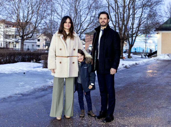 MORA 20220304Prins Carl Philip och prinsessan Sofia med prins Alexander närvarar vid till den traditionella högtidsfesten i Mora kyrka inför Vasaloppet.Foto: Henrik Hansson / TT / Kod 9110