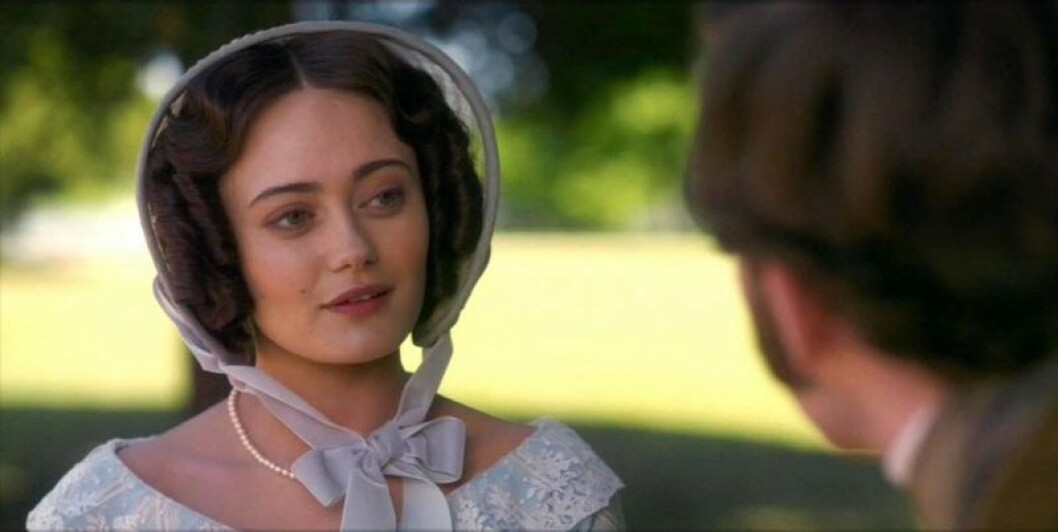 Ella Purnell i <em>Belgravia</em>. Belgravia.