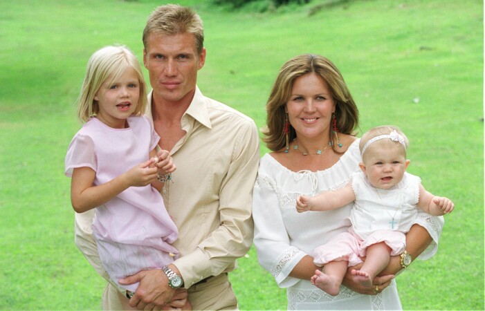 Dolph Lundgren fick döttrarna med Anette Qviberg. Dolph Lundgren och Anette Qviberg med Ida och Greta.