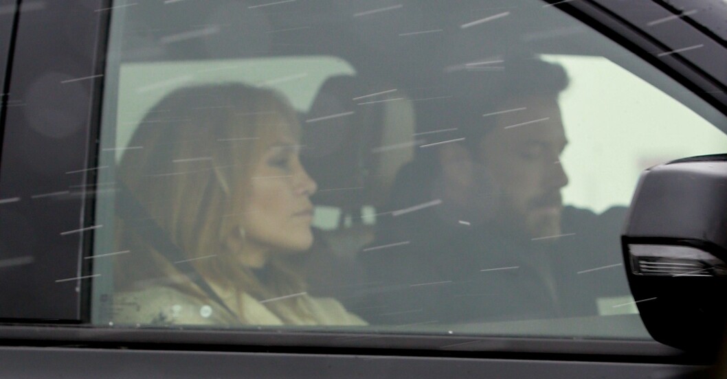 I bilen på G till privat-flygplanet mot Montana nu i veckan. Nya bilden på Jennifer Lopez och Ben Affleck