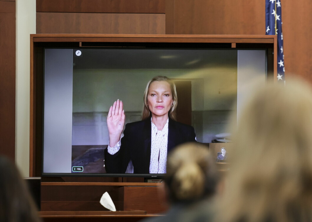 Kate Moss vittnade på länk. Kate Moss vittnade på länk.