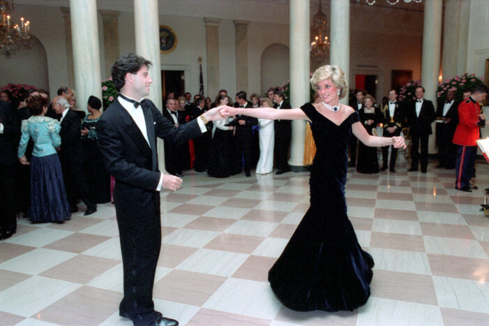 I Prinsessan Diana dansar med John Travolta i Vita Huset 1985.