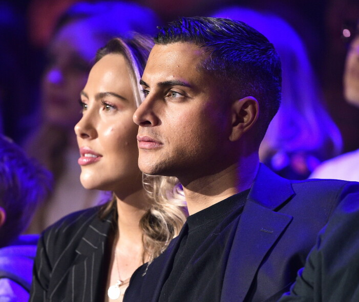 Samir Badran och fästmön Julia Sundquist i publiken på Talang 2022.