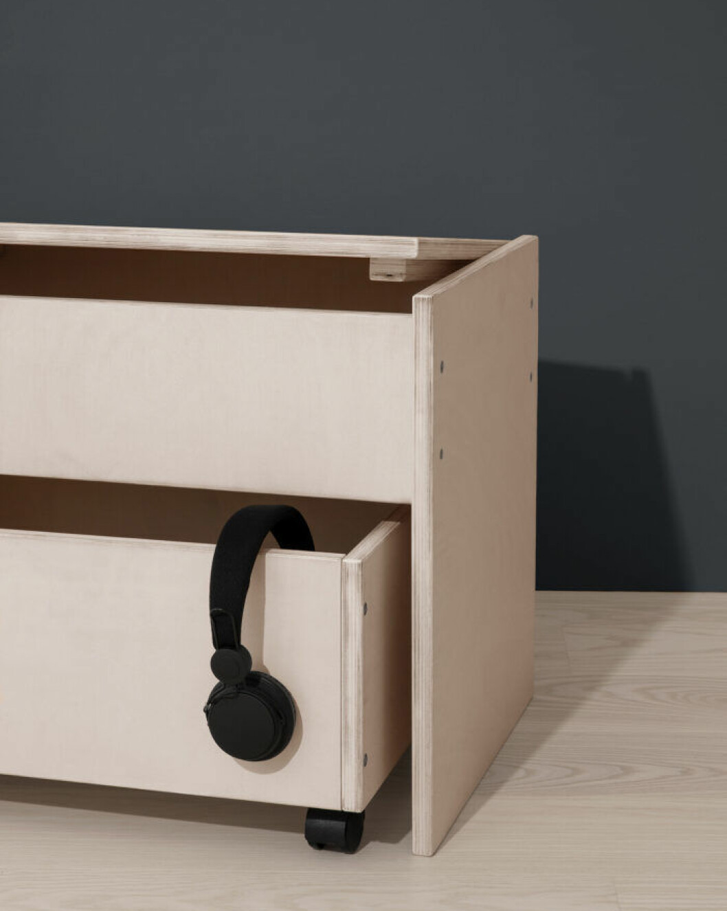 Idén kommer från ett <a href="https://www.instagram.com/p/BJstLihBWi3/">Instagramkonto</a>, fullt med DIY-idéer. Servettringar av kork och snöre.