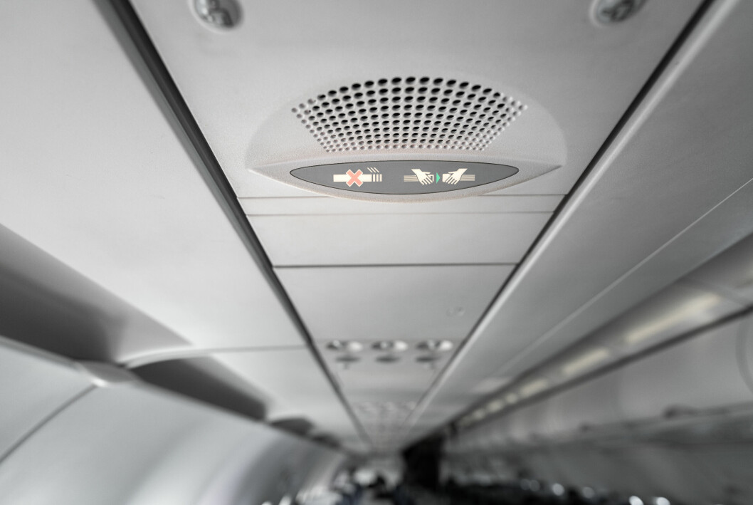 seatbelt sign i ett flygplan.