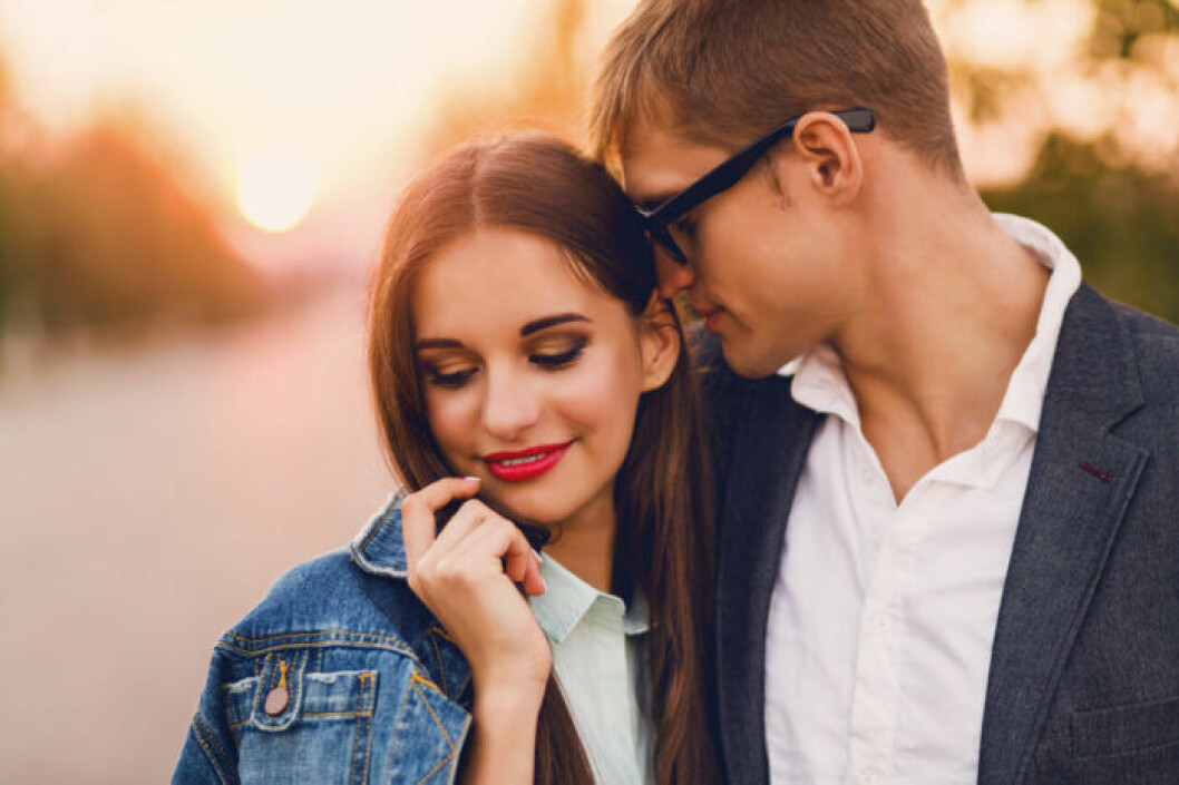 Jungfrun är pålitlig i relationer när de väl släppt in dig. par som är kära