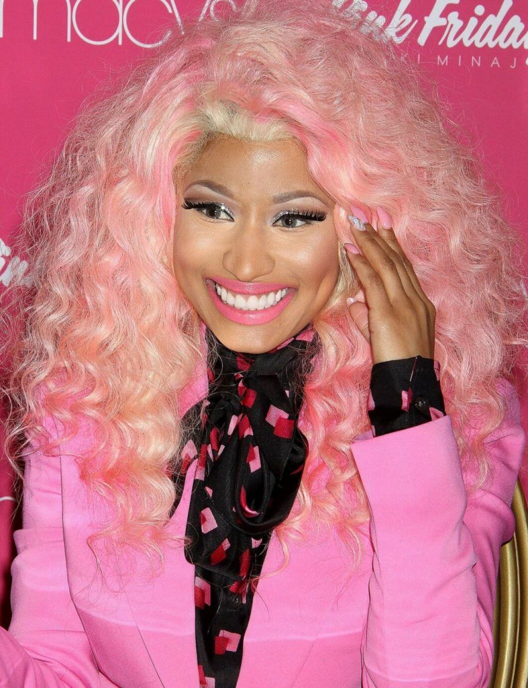 Nicki Minaj i rosa hår