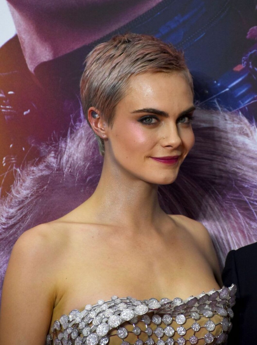 Cara DeLevingne i rosa hår