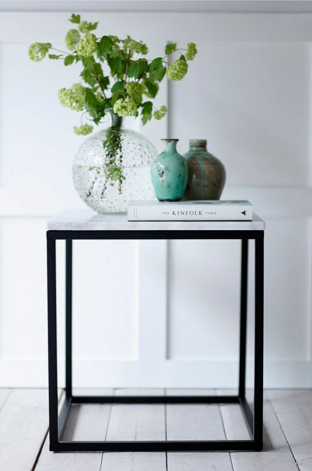 Sidobord med marmor