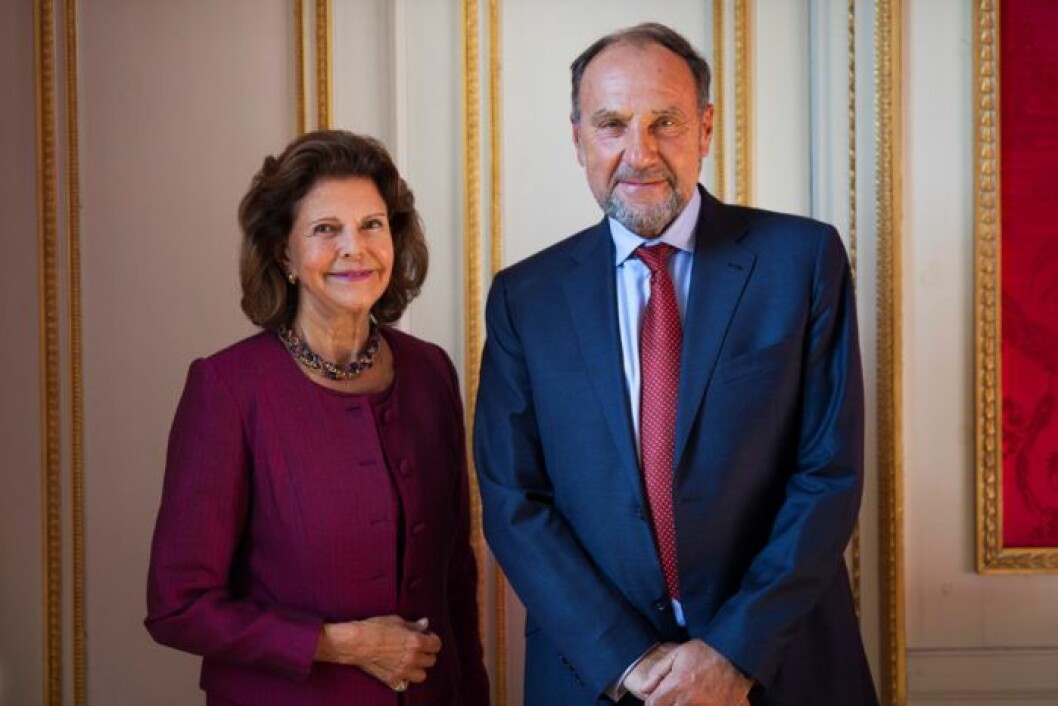 Drottning Silvia med Henrik Frenkel, som själv har fått diagnosen trolig Alzheimer. Drottning Silvia Henrik Frenkel podd Alzheimer Life