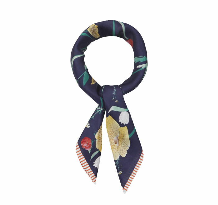 Blommig scarfs