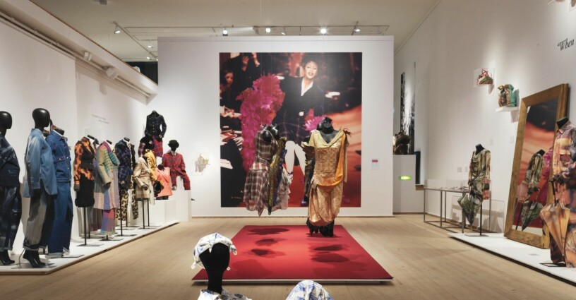 Utställningen "Vivienne Westwood, punk & glamour, a private collection" visas på Millesgården i Stockholm fram till maj 2021. Foto: Per Myrehed