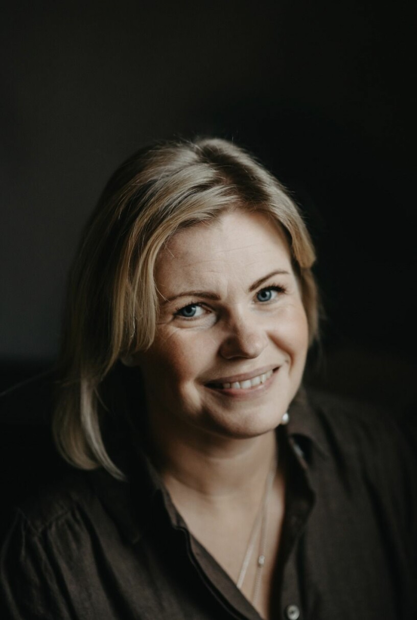 Malin Lindner i Knivsta lämnade det fasta jobbet som ekonomichef och blev sin egen. Malin Lindner i Knivsta lämnade jobbet som ekonomichef och blev bröllopsfotograf.