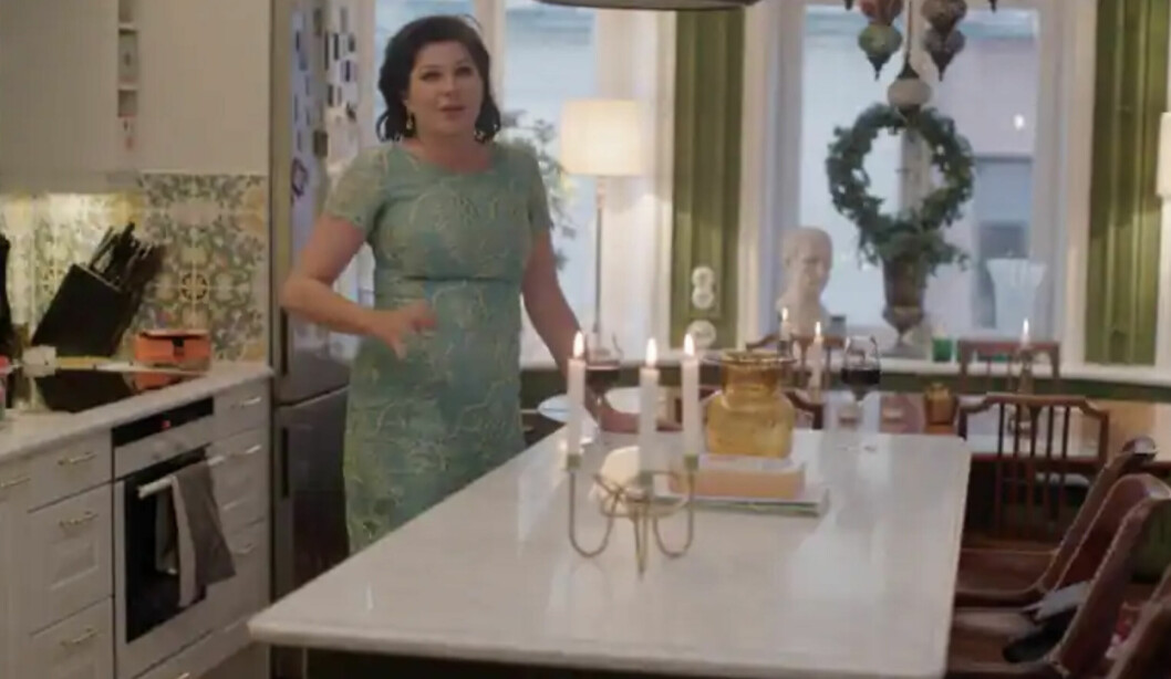 Dominika Peczynski i hemmets hjärta, köket. hemma hos Dominika Peczynski och Anders Borg